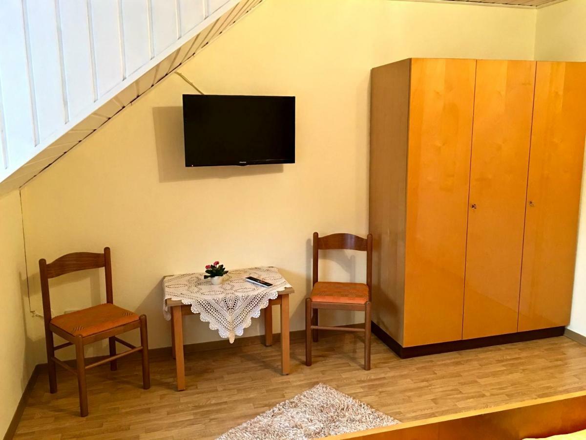 Gastehaus Hoffmann Bed & Breakfast Farschweiler Dış mekan fotoğraf