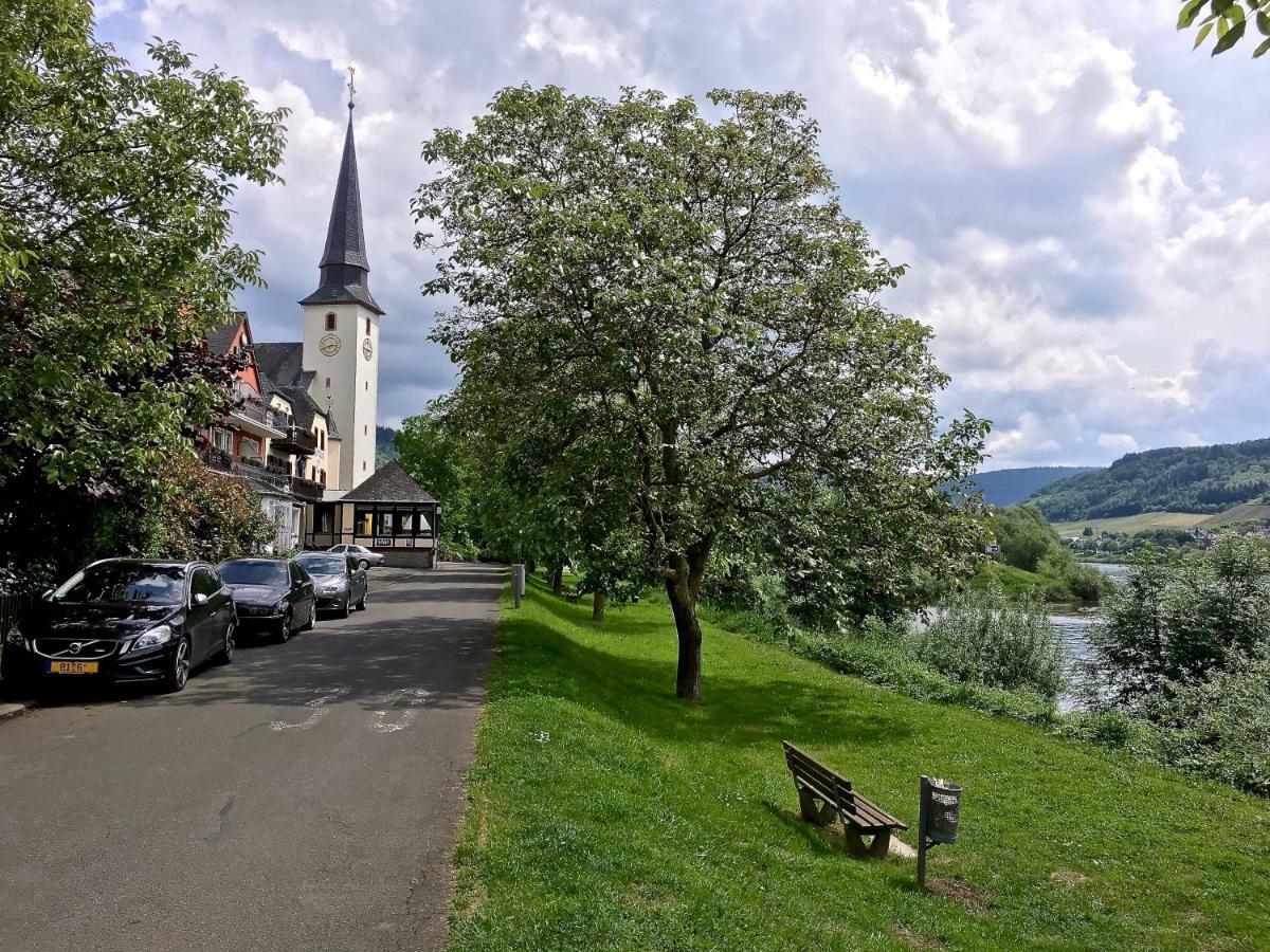 Gastehaus Hoffmann Bed & Breakfast Farschweiler Dış mekan fotoğraf