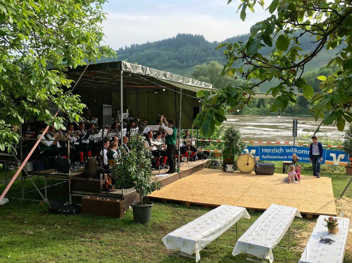 Gastehaus Hoffmann Bed & Breakfast Farschweiler Dış mekan fotoğraf